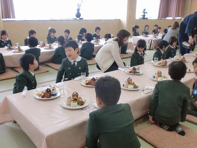 三隈幼稚園のお食事会 日田温泉 亀山亭ホテル (6)