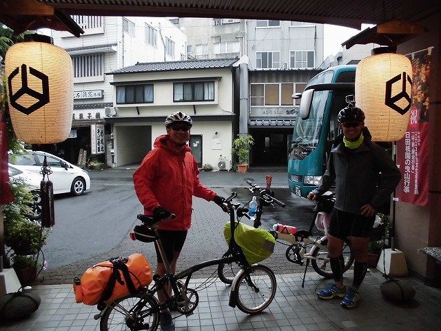外国からのお客様、自転車でご来館です 日田温泉 亀山亭ホテル kizantei hotel