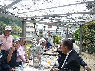 日田市石井町の神社や中野川ぼたん桜